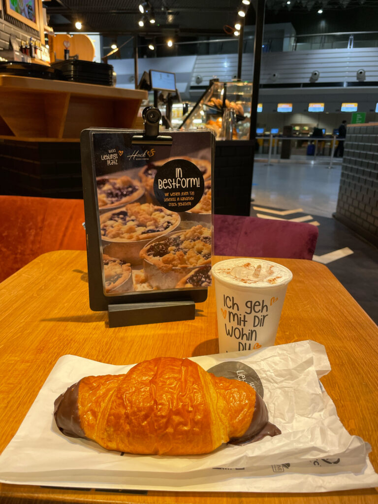 Frühstück am Frankfurter Flughafen